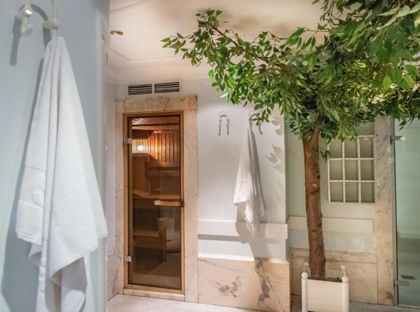 Austria Ski Package - Hotel Lebzelter, Zell am See