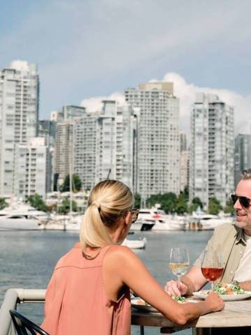 Stroll the Harbourfront